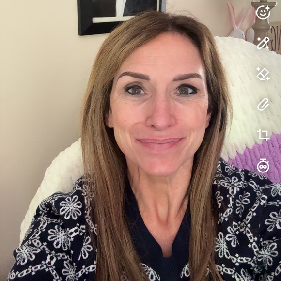 Meet your Posher, Johnna - Picture 2 of 2